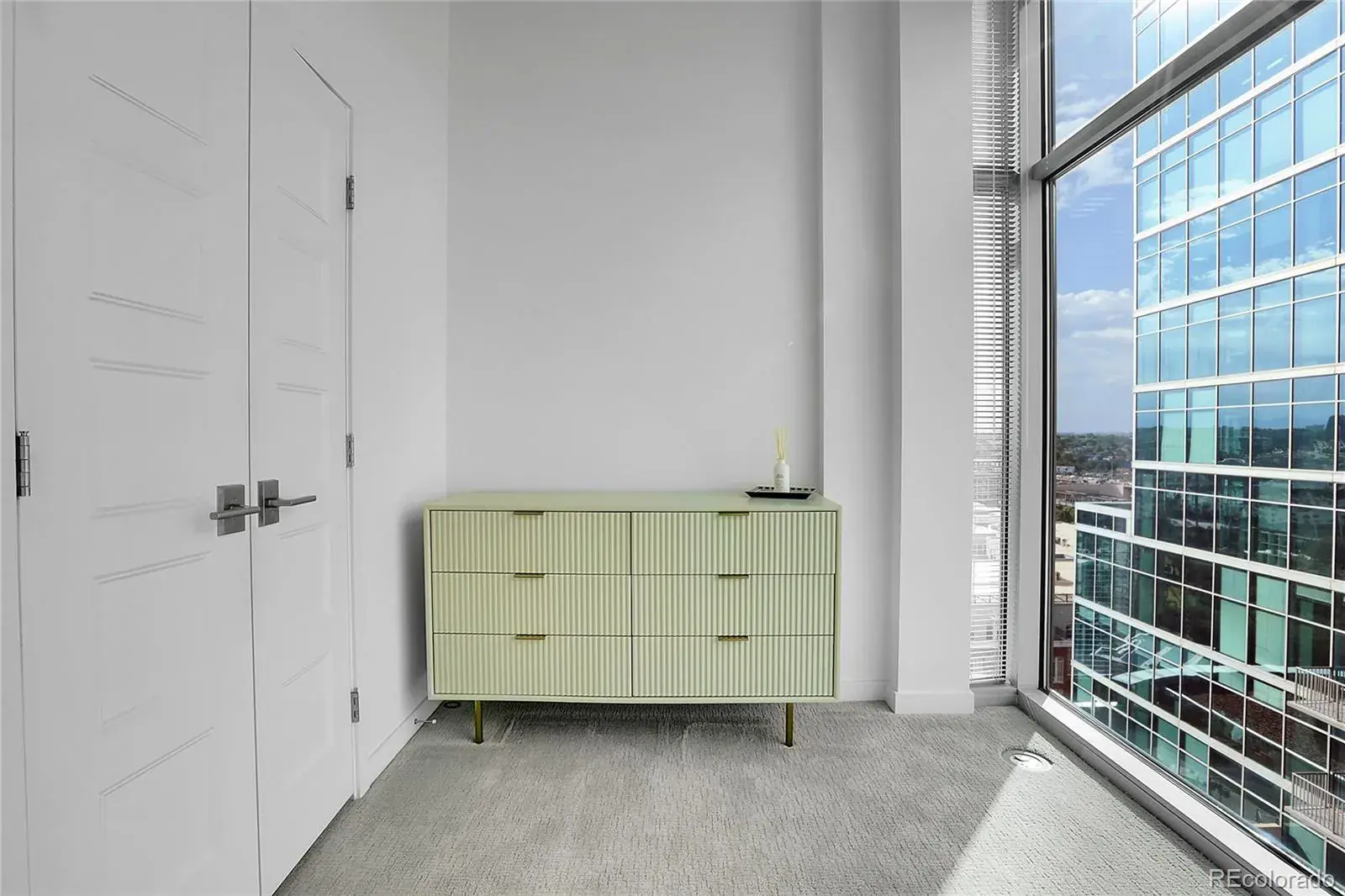 11022025005415 1600 20