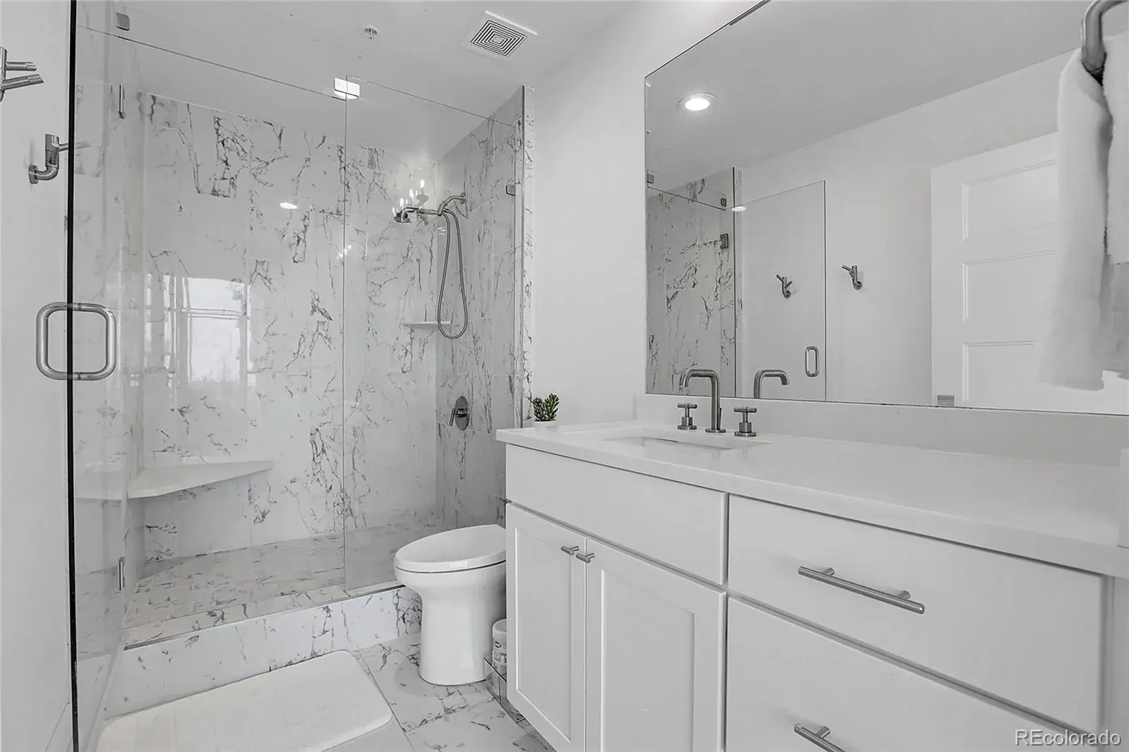 11022025005415 1600 21