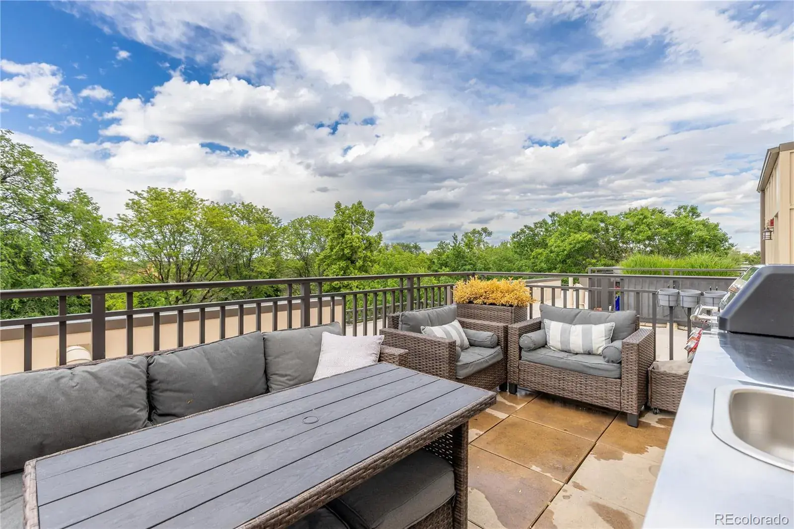 06042025044702 1600 23