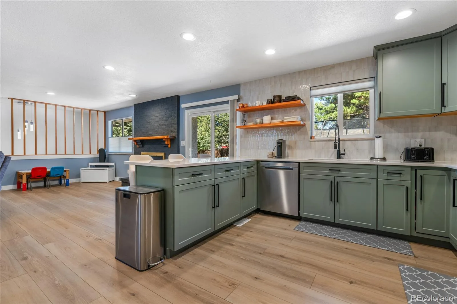 10579 W Warren Drive Lakewood CO 80227 | MLS #REC7098098 09222026191118 1600 17