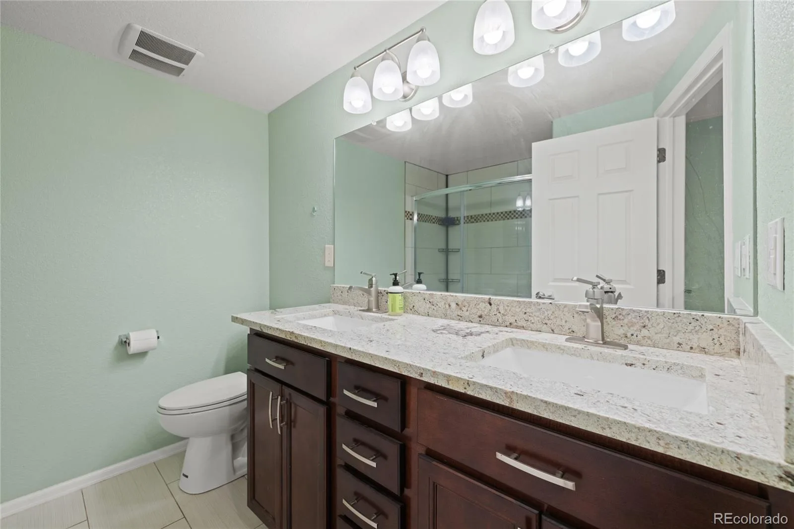 10579 W Warren Drive Lakewood CO 80227 | MLS #REC7098098 09222026191118 1600 39