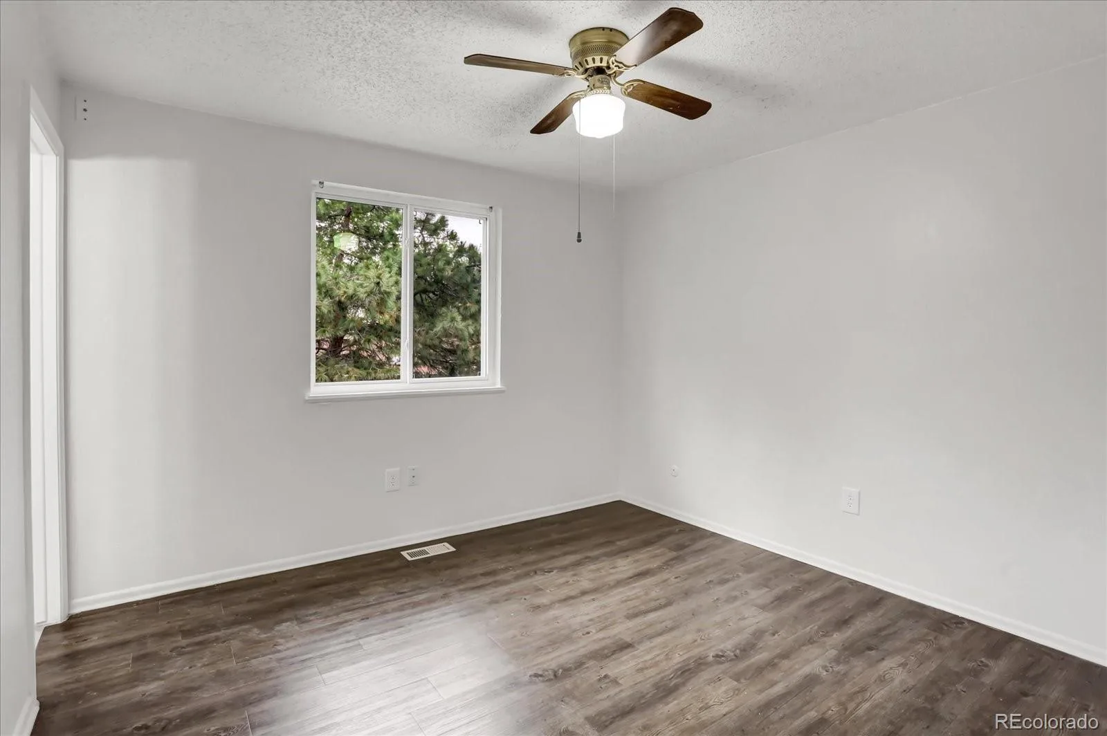 2832 S Mobile Street Aurora CO 80013 MLS #REC7100189 06012026191007 1600 10