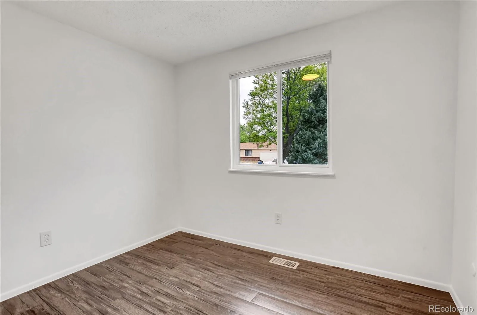 2832 S Mobile Street Aurora CO 80013 MLS #REC7100189 06012026191007 1600 12
