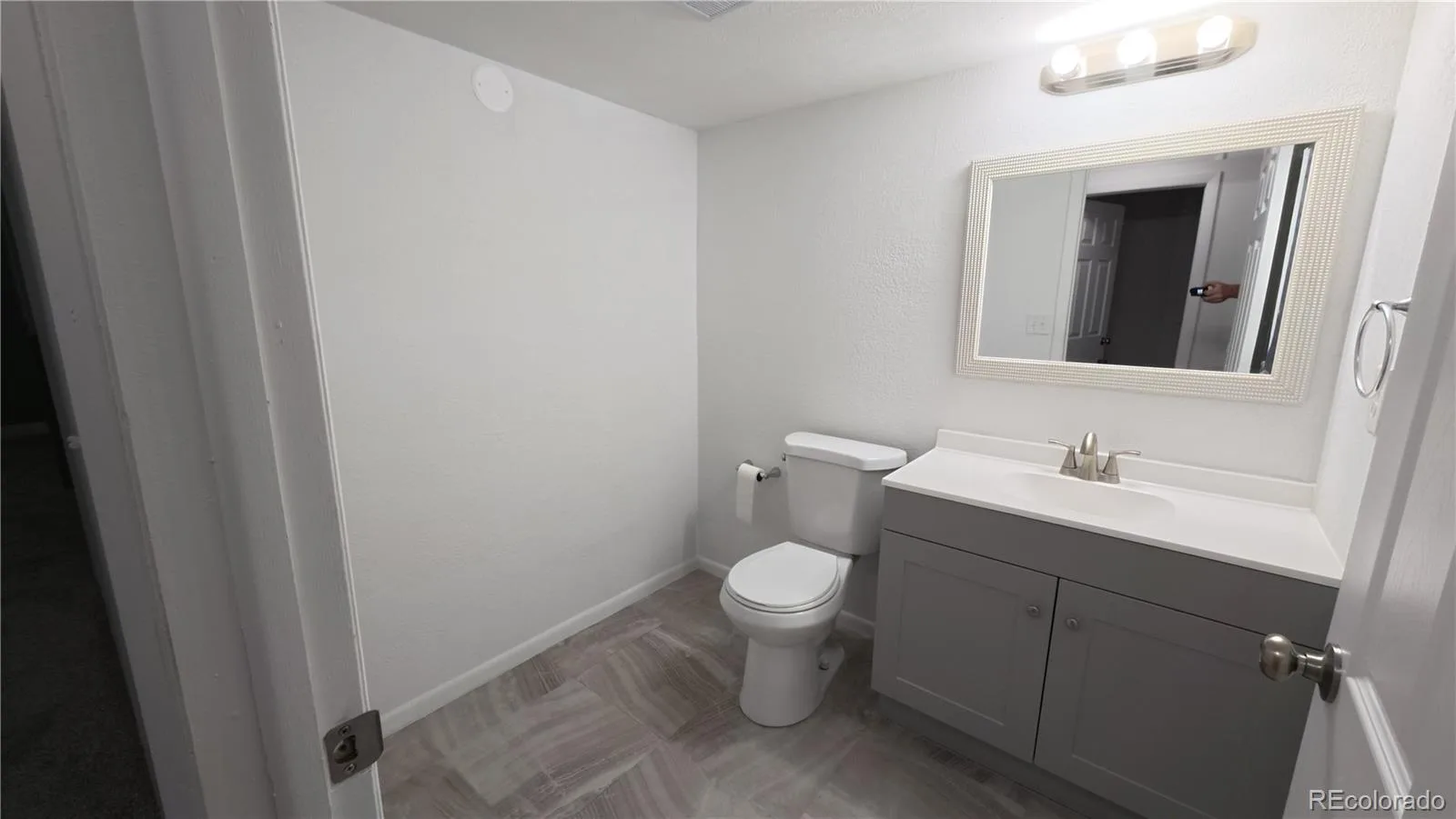 2832 S Mobile Street Aurora CO 80013 MLS #REC7100189 06012026191007 1600 18