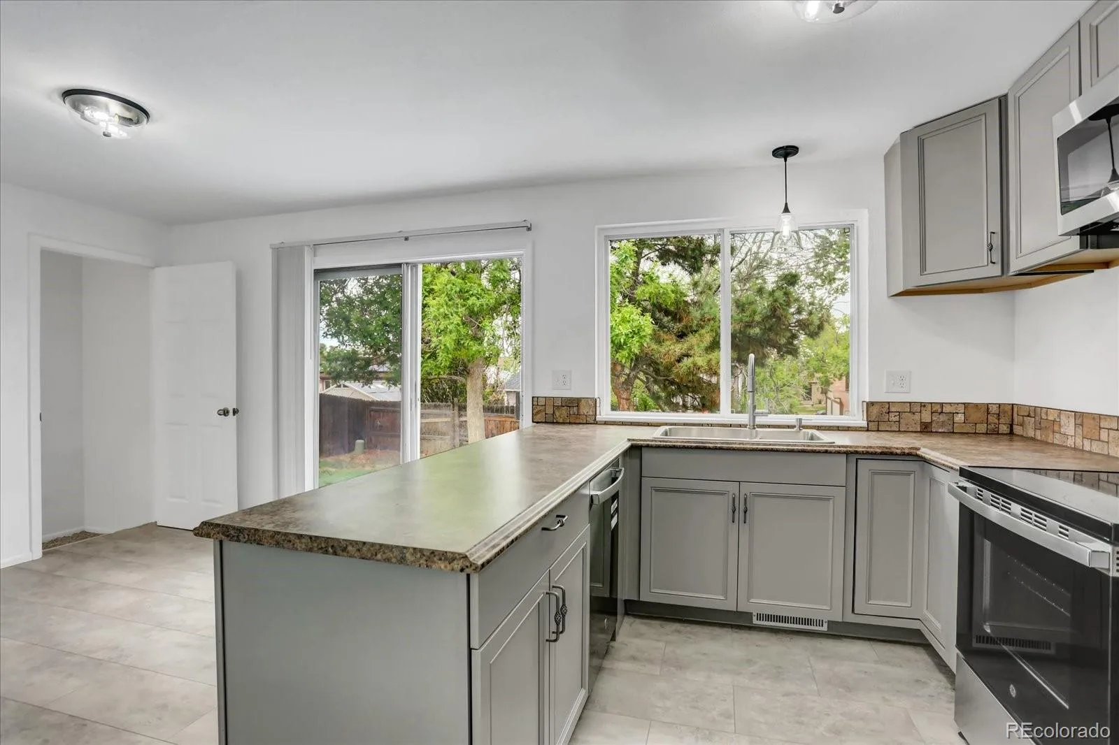 2832 S Mobile Street Aurora CO 80013 MLS #REC7100189 06012026191007 1600 9