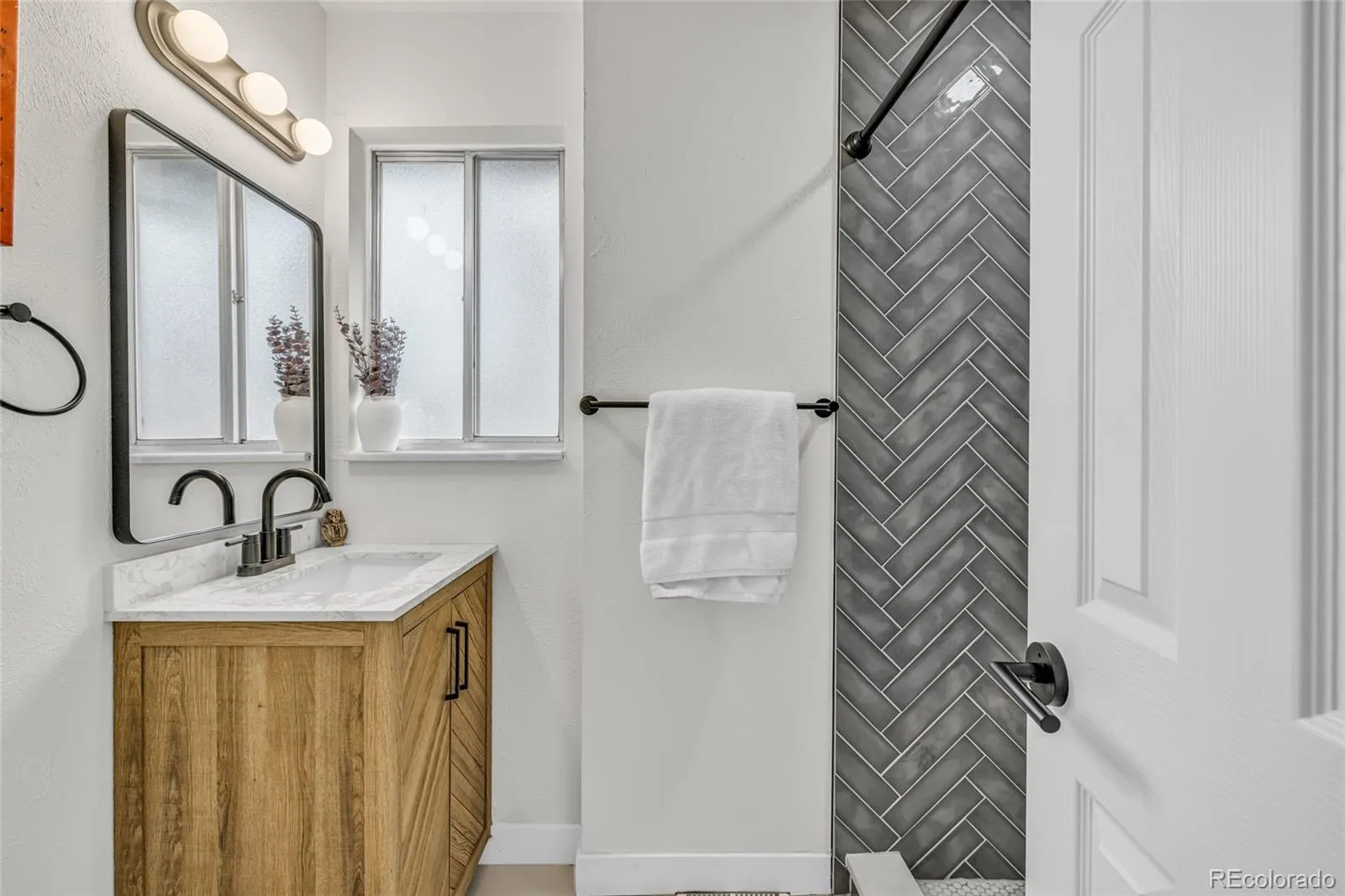 04162026143834 1600 12