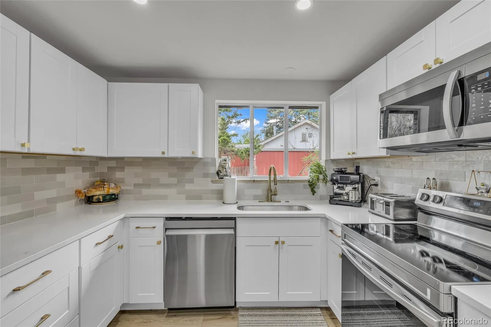 7092 W 4th Avenue Lakewood CO 80226 MLS #REC7102909 05182026225411 1600 6