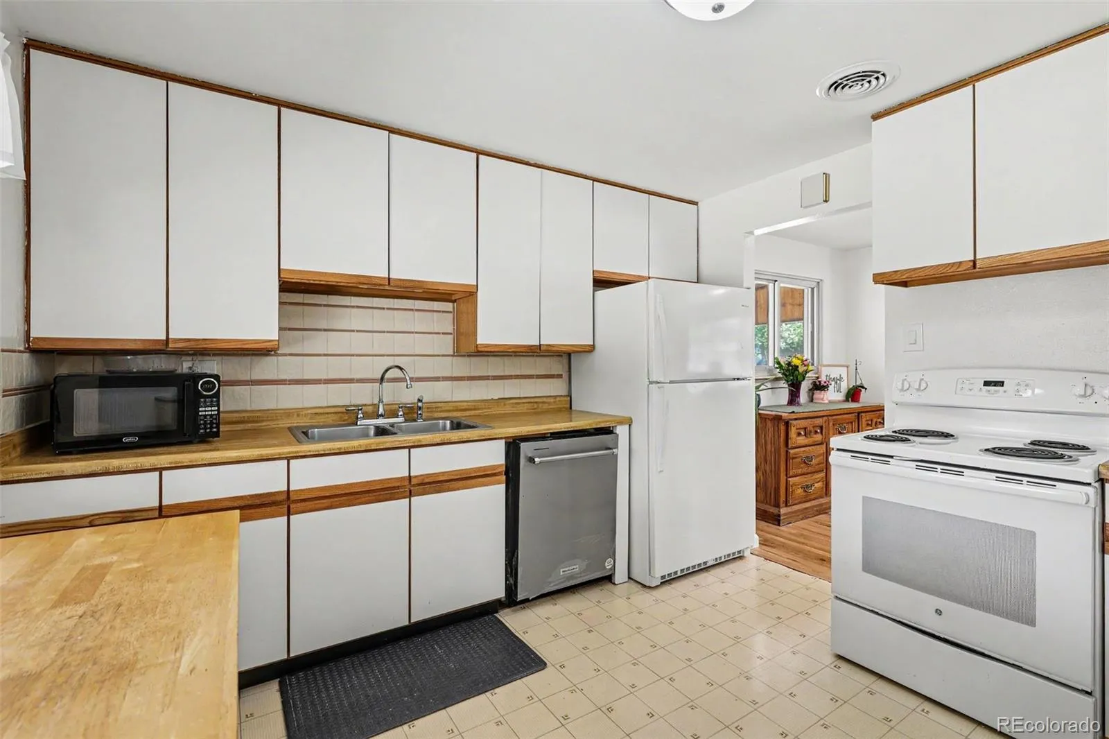 3061 Worchester Street Aurora CO 80011 MLS #REC7105662 05072026021110 1600 15