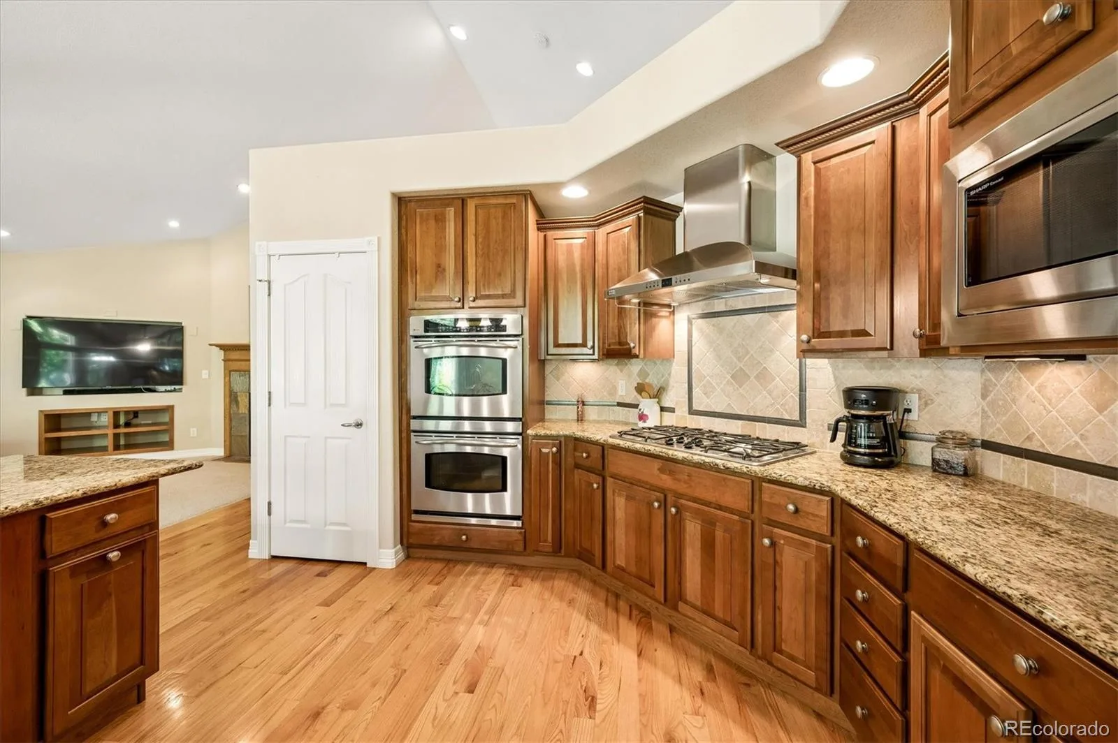 6557 S Gray Way Littleton CO 80123 | MLS #REC7105947 08052026181844 1600 12