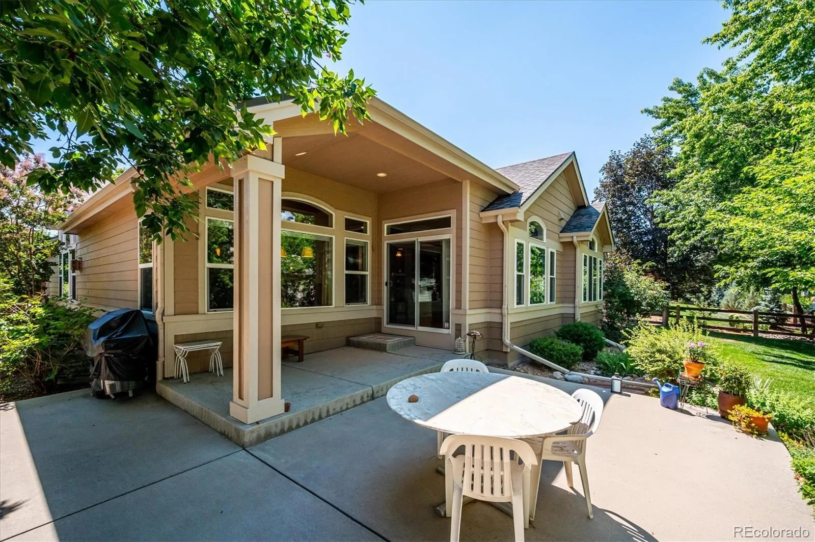6557 S Gray Way Littleton CO 80123 | MLS #REC7105947 08052026181844 1600 23