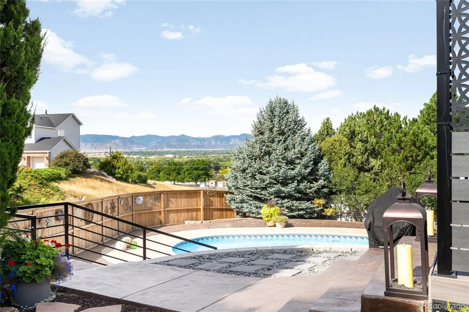 04132026003547 1600 33