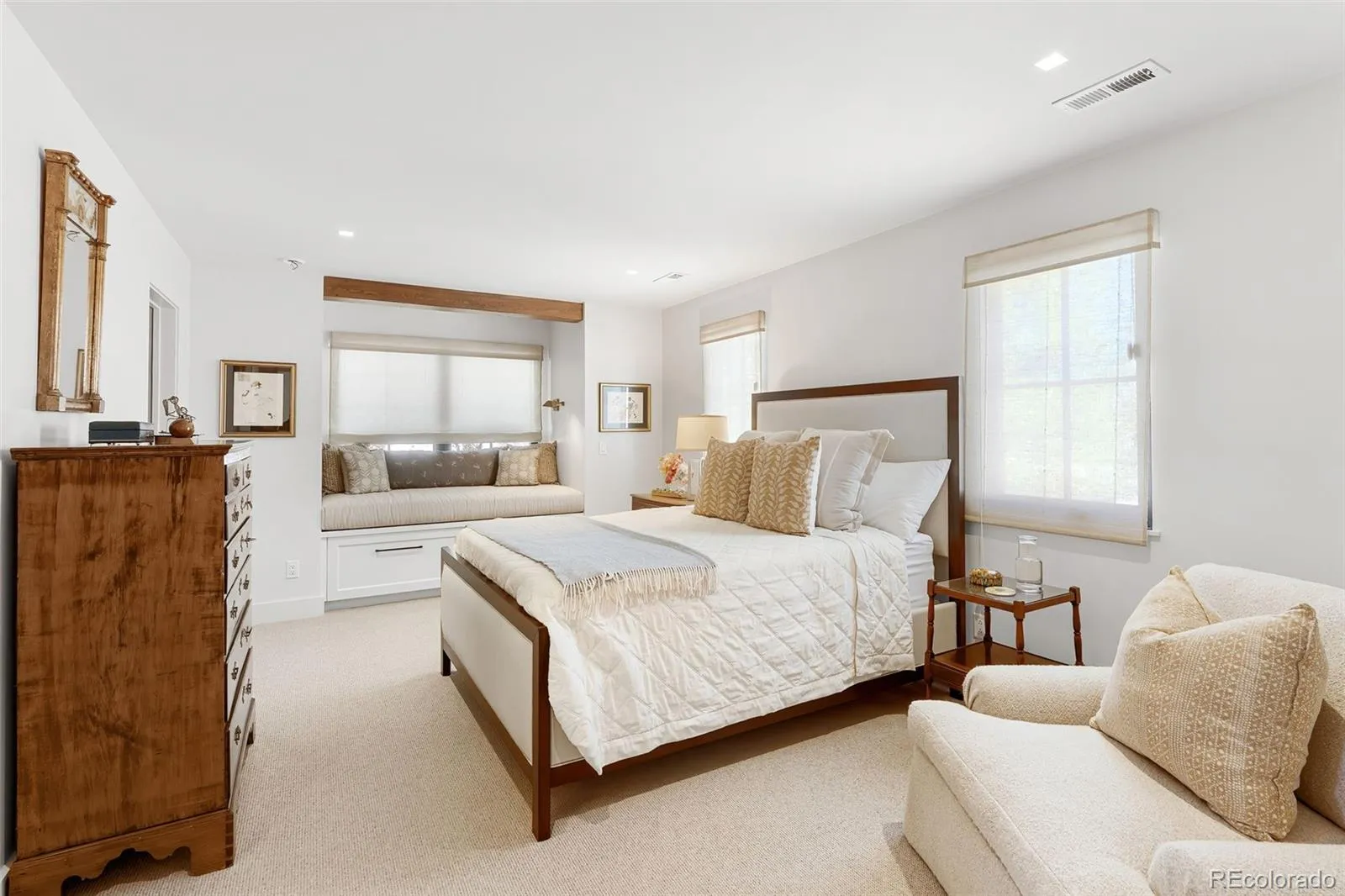2821 E Cedar Avenue #18 Denver CO 80209 MLS #REC7107982 05022026061154 1600 29