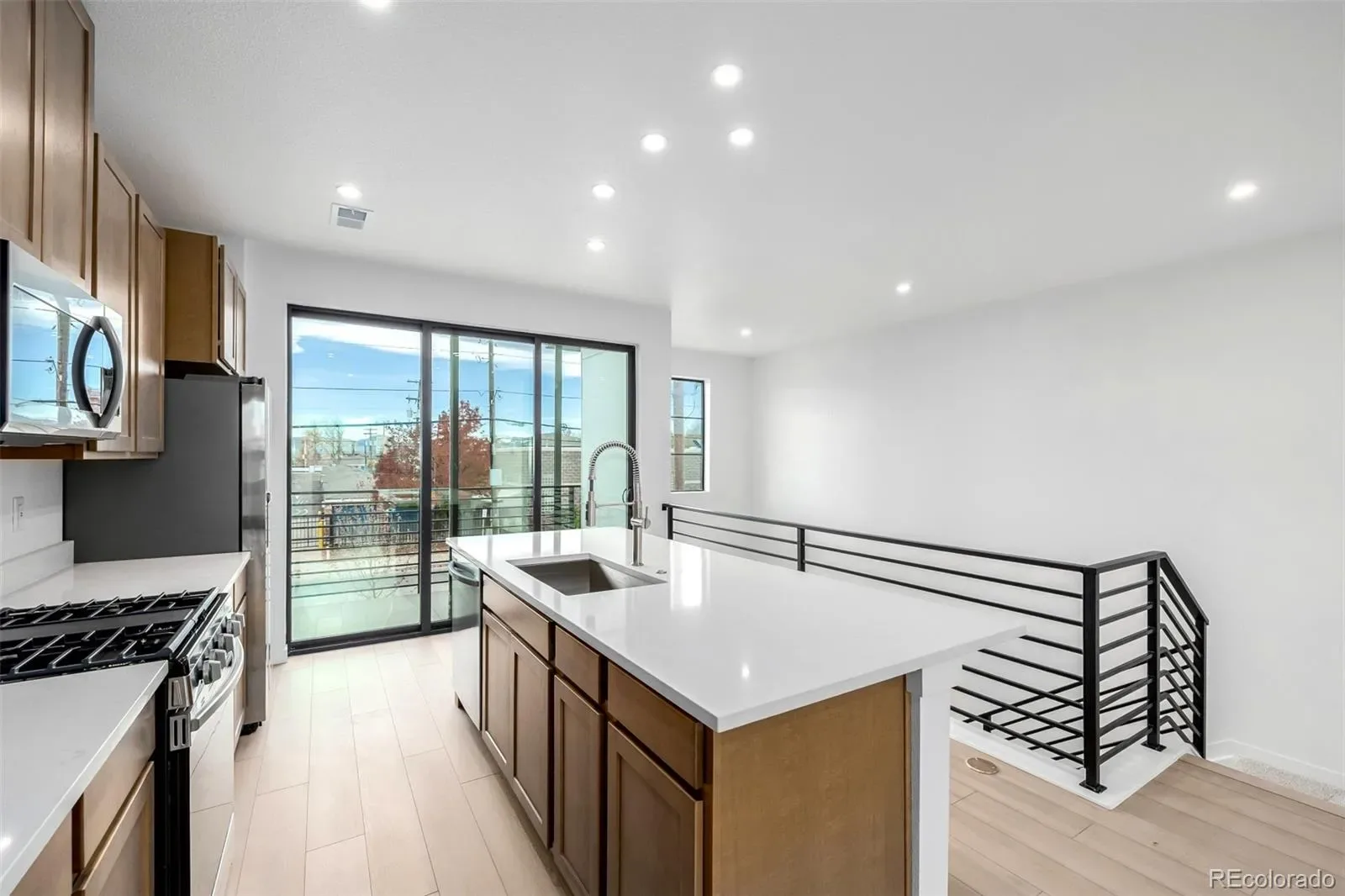 03302026005100 1600 1