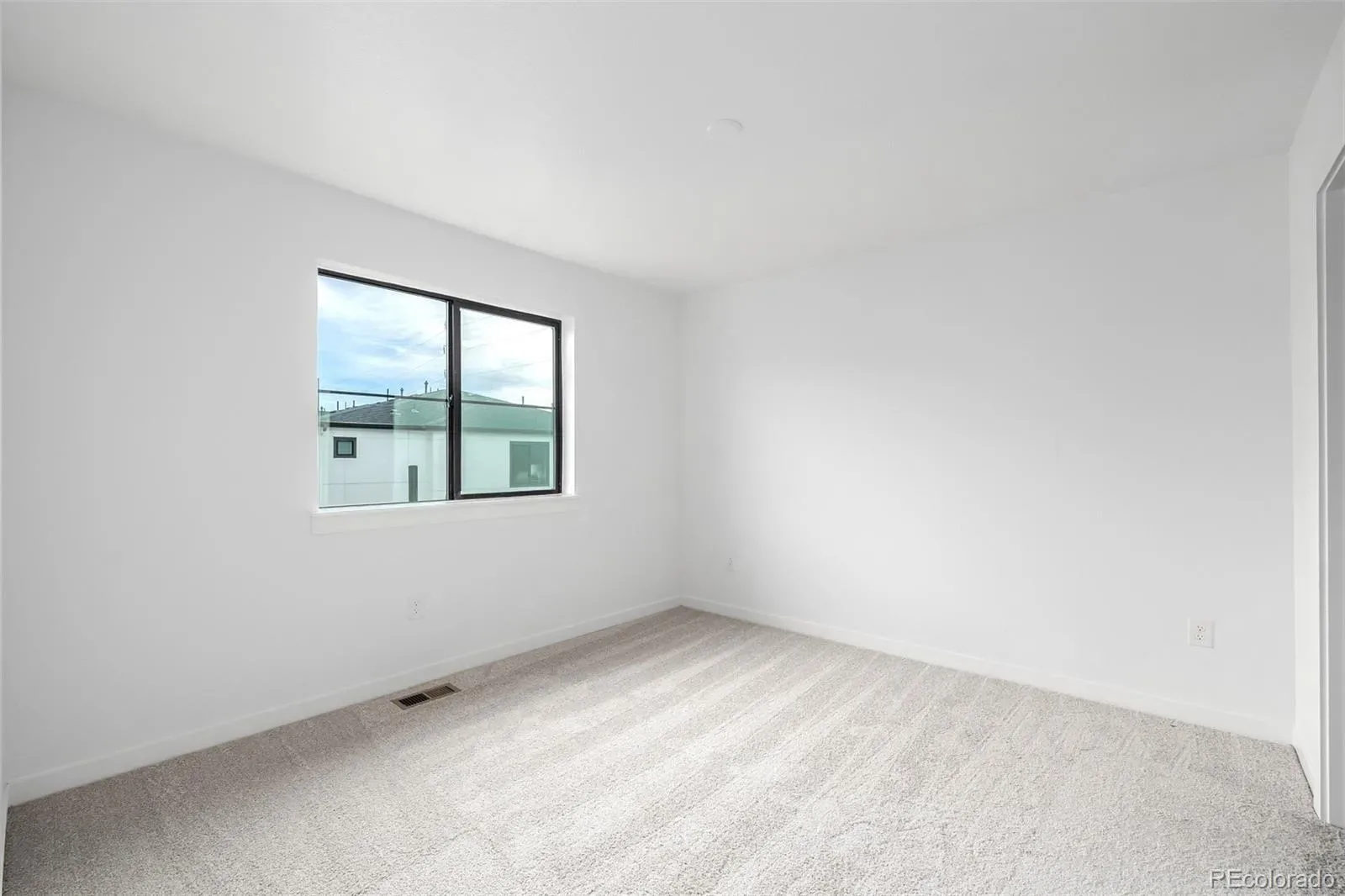 03302026005100 1600 16