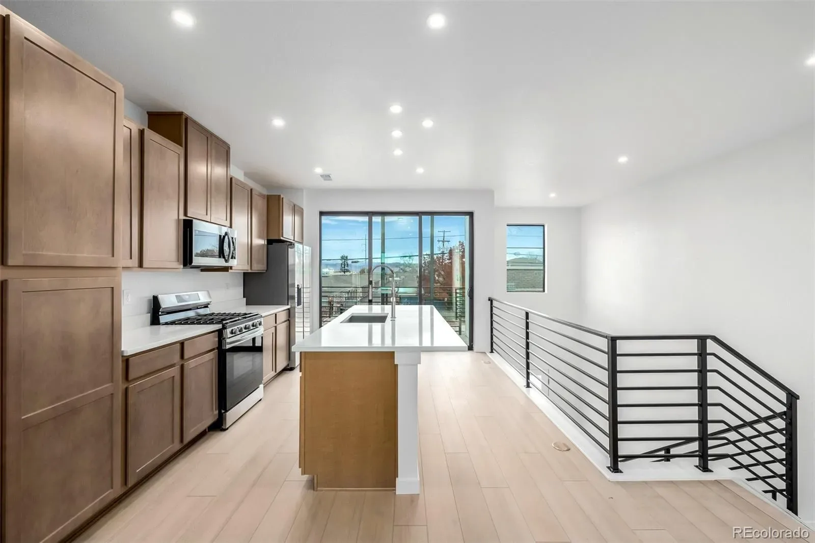 03302026005100 1600 4