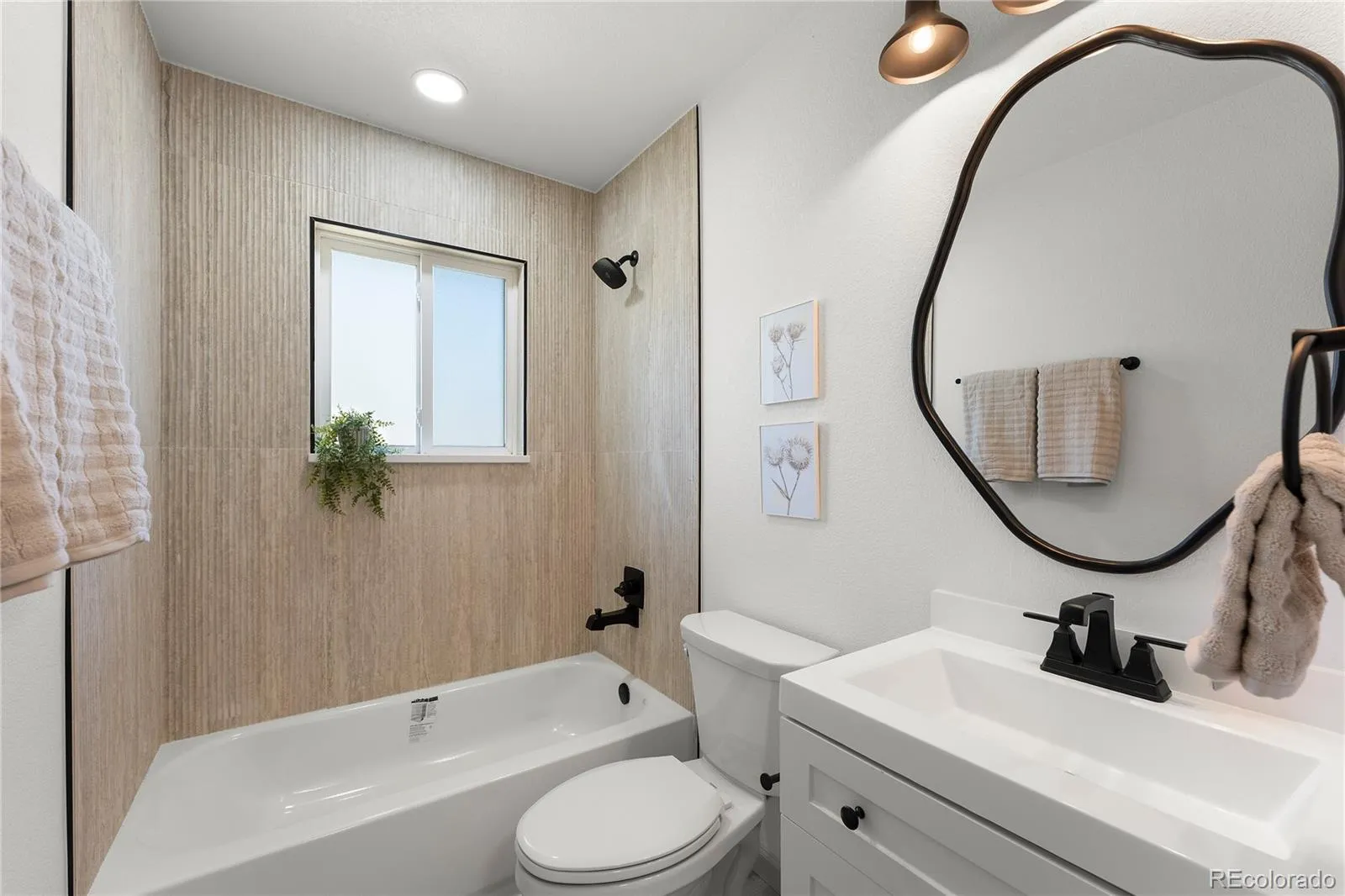 04162026224717 1600 21