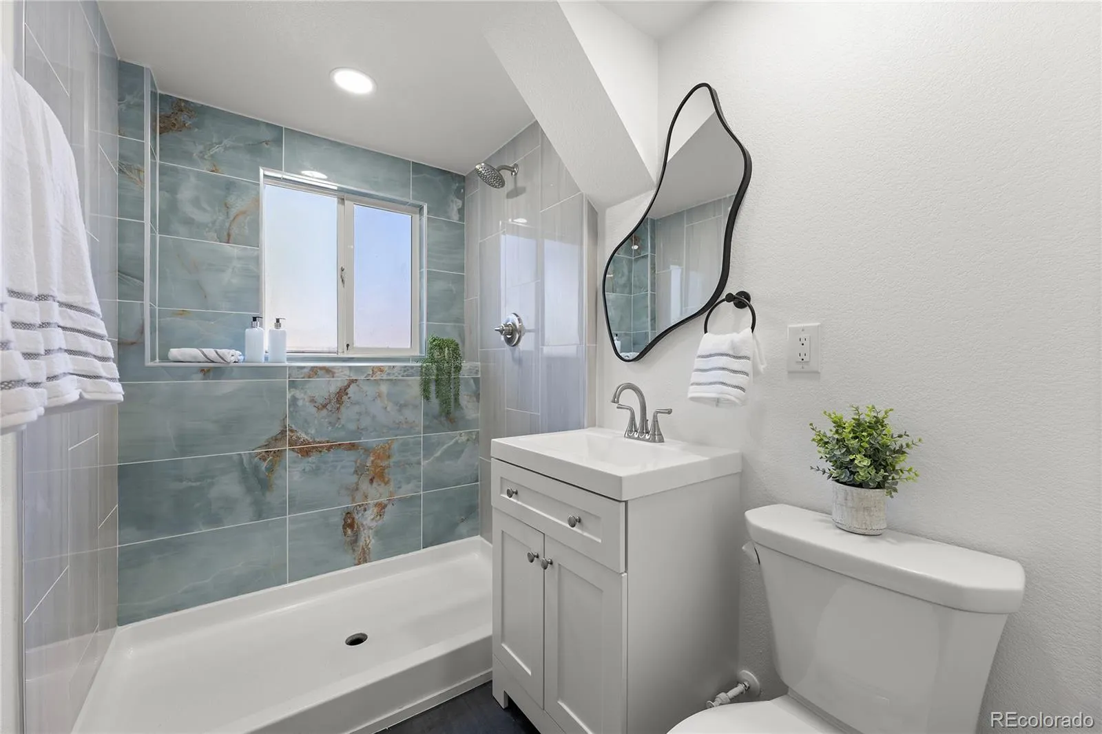 04162026224717 1600 30