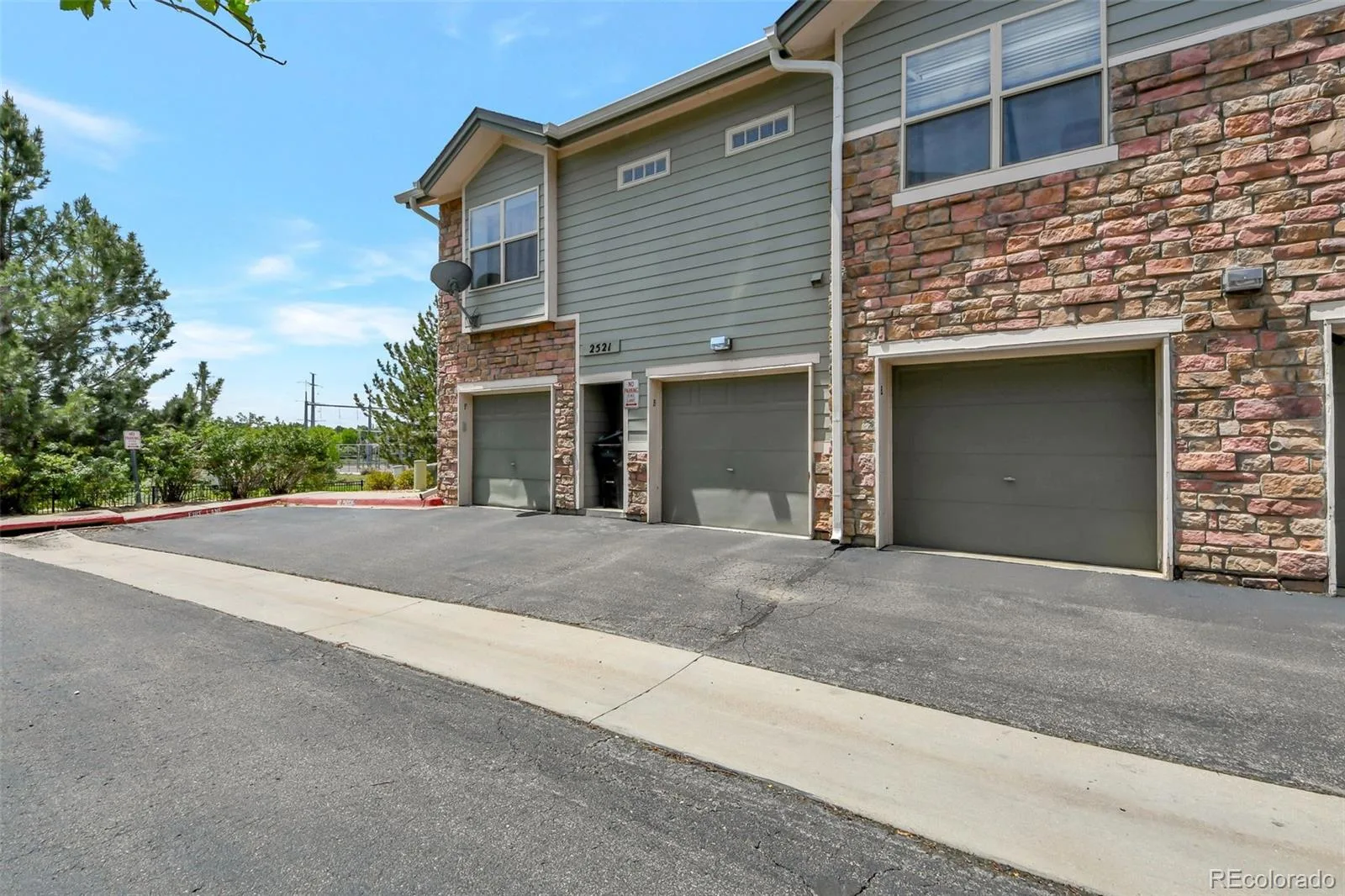 2521 S Bahama Circle #B Aurora CO 80013 | MLS #REC7115771 06122026142345 1600 14