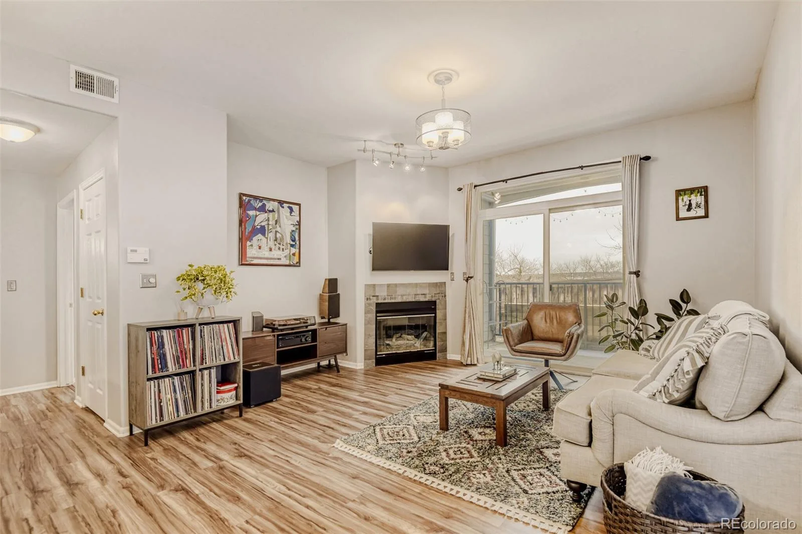 8500 E Jefferson Avenue #10G Denver CO 80237 MLS #REC7117753 06032026162821 1600 11