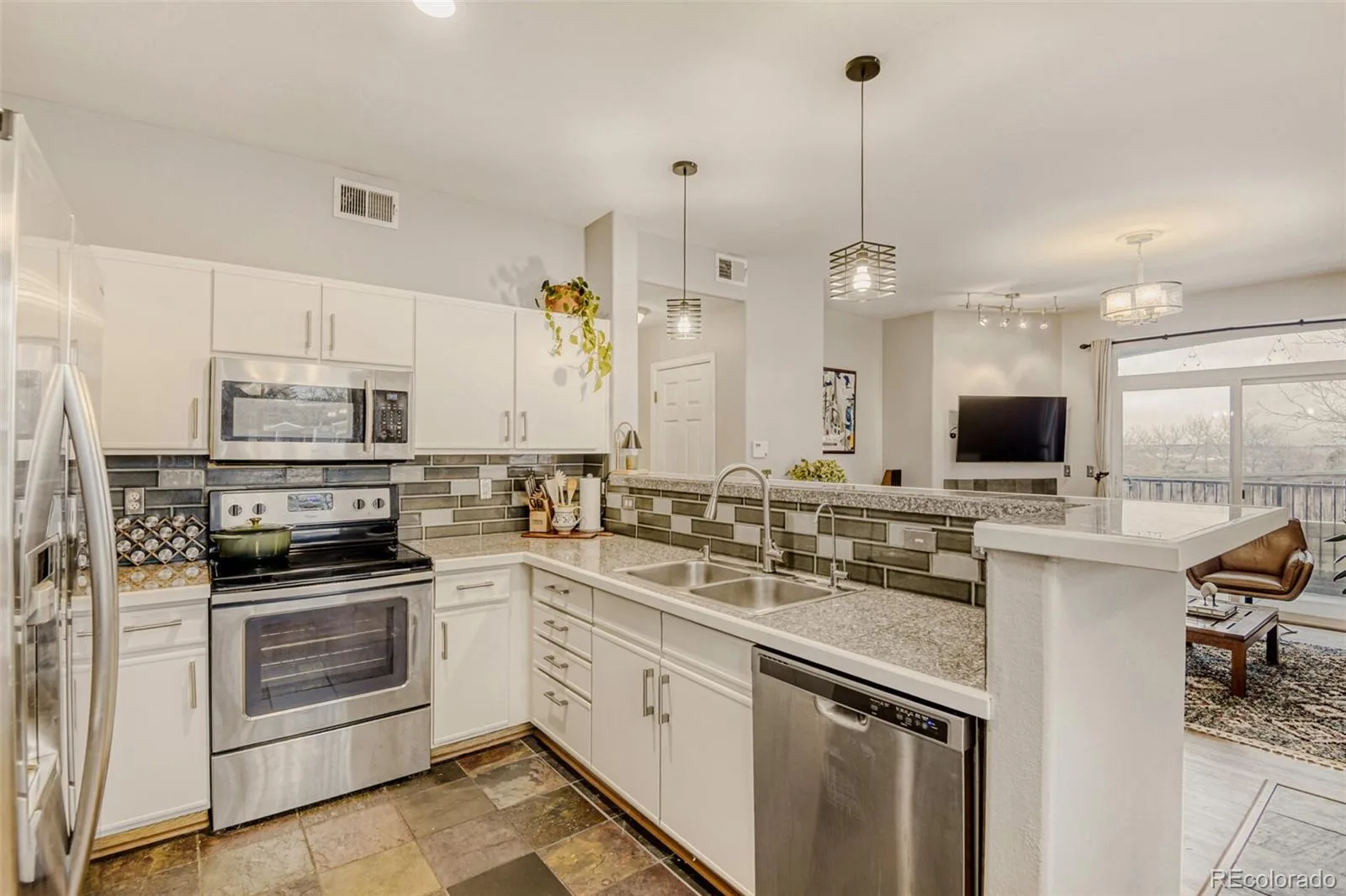 8500 E Jefferson Avenue #10G Denver CO 80237 MLS #REC7117753 06032026162821 1600 21