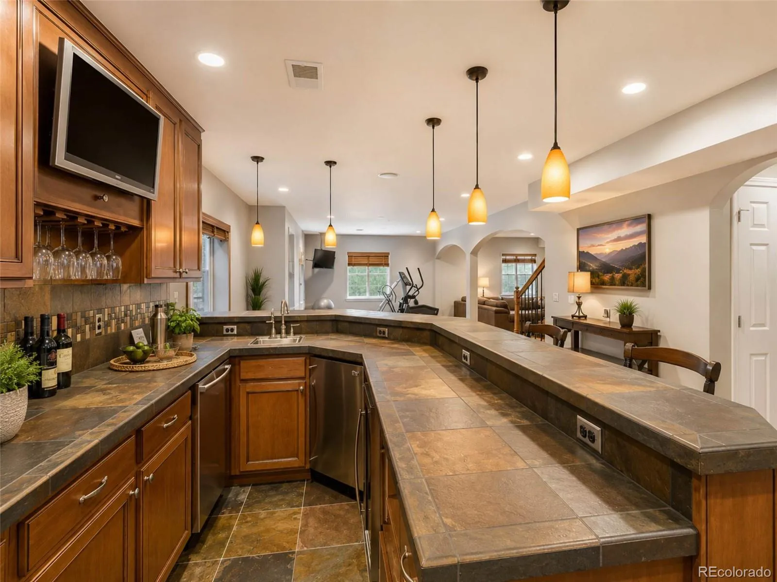 625 Malvern Court Castle Pines CO 80108 MLS #REC7122527 05242026213711 1600 23