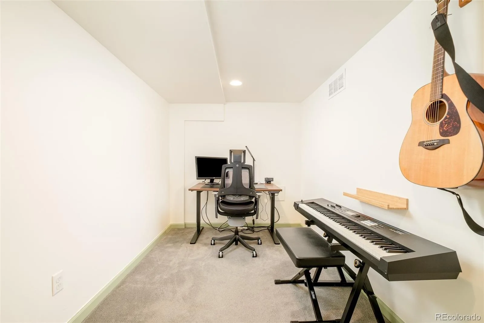 3228 N Fillmore Street Denver CO 80205 MLS #REC7122740 06092026202903 1600 29