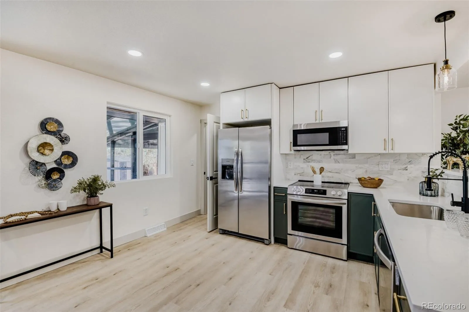 04162026201058 1600 10