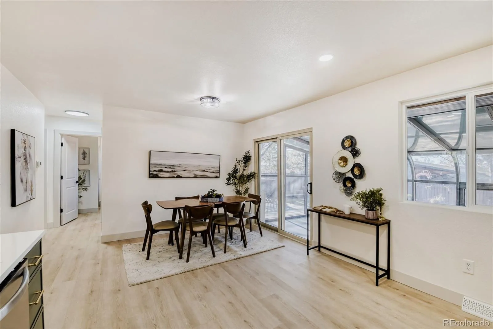 04162026201058 1600 6