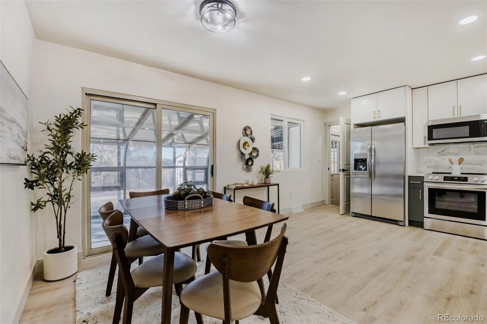 04162026201058 1600 8