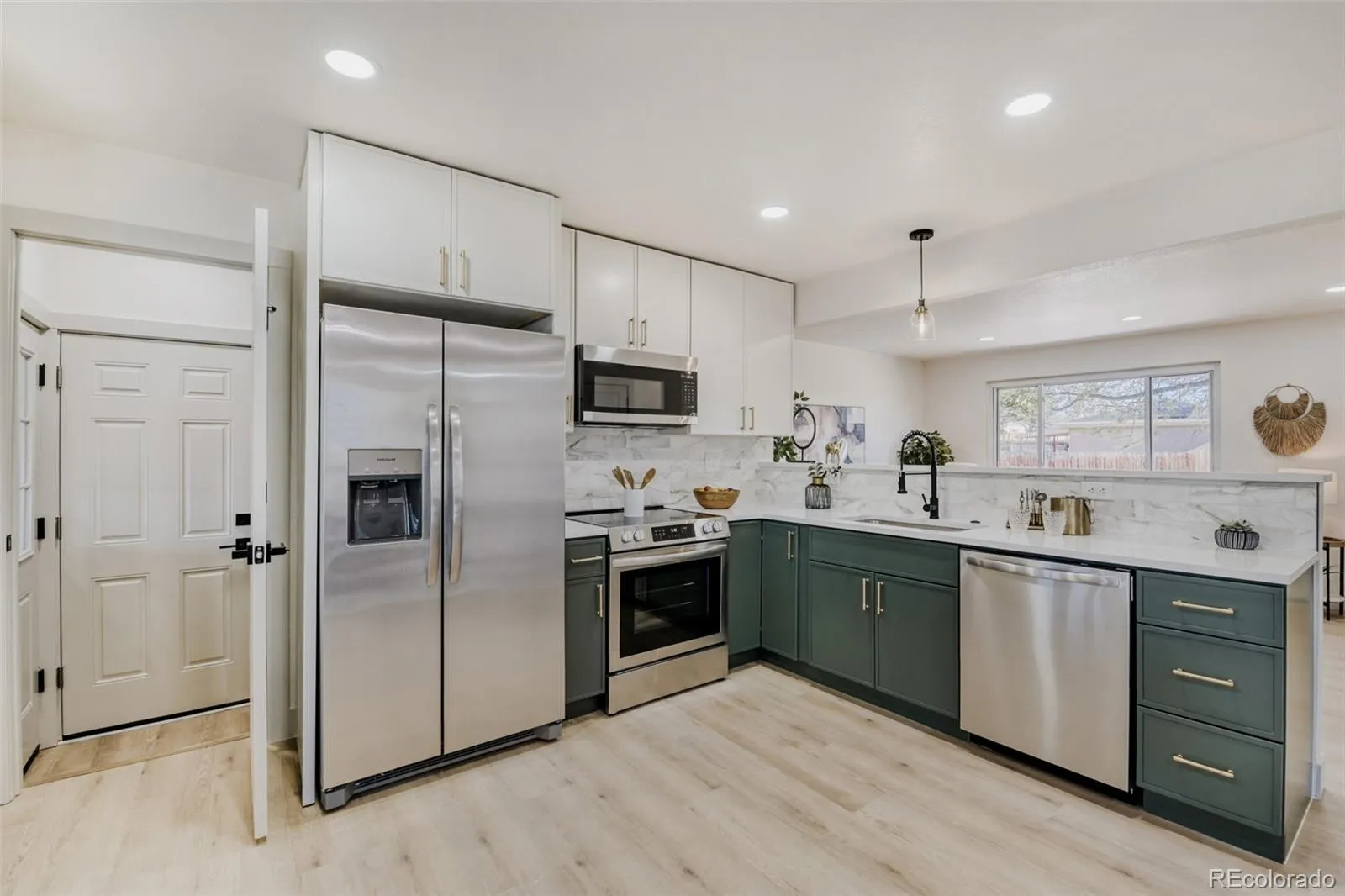 04162026201058 1600 9