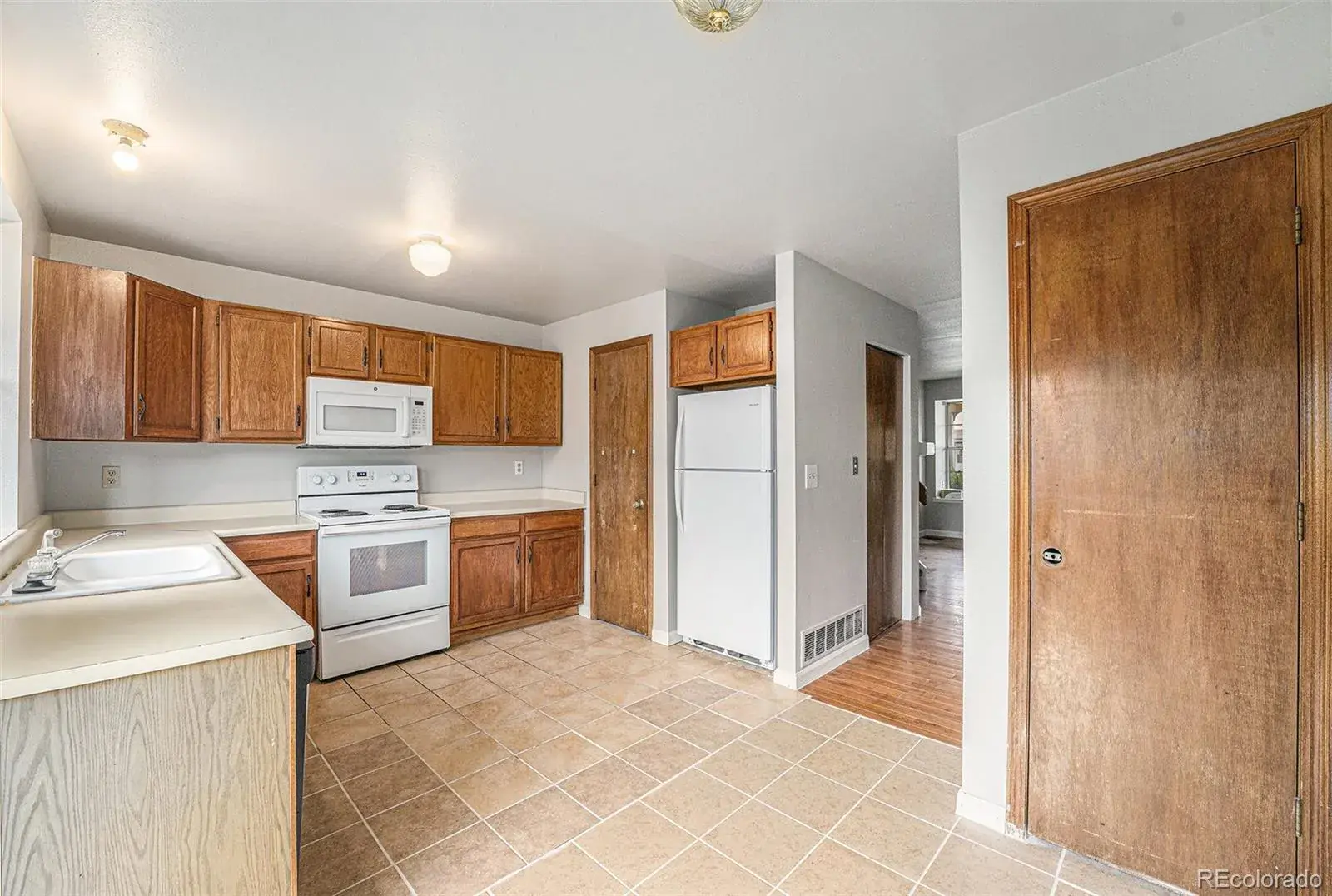 3061 W 107th Place #F Westminster CO 80031 MLS #REC7125990 09242025020428 1600 4