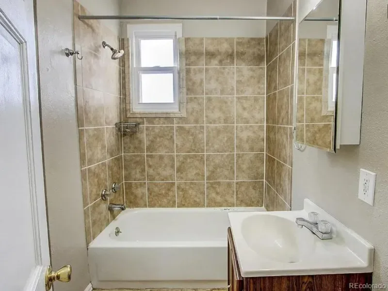 04012026010820 800 12