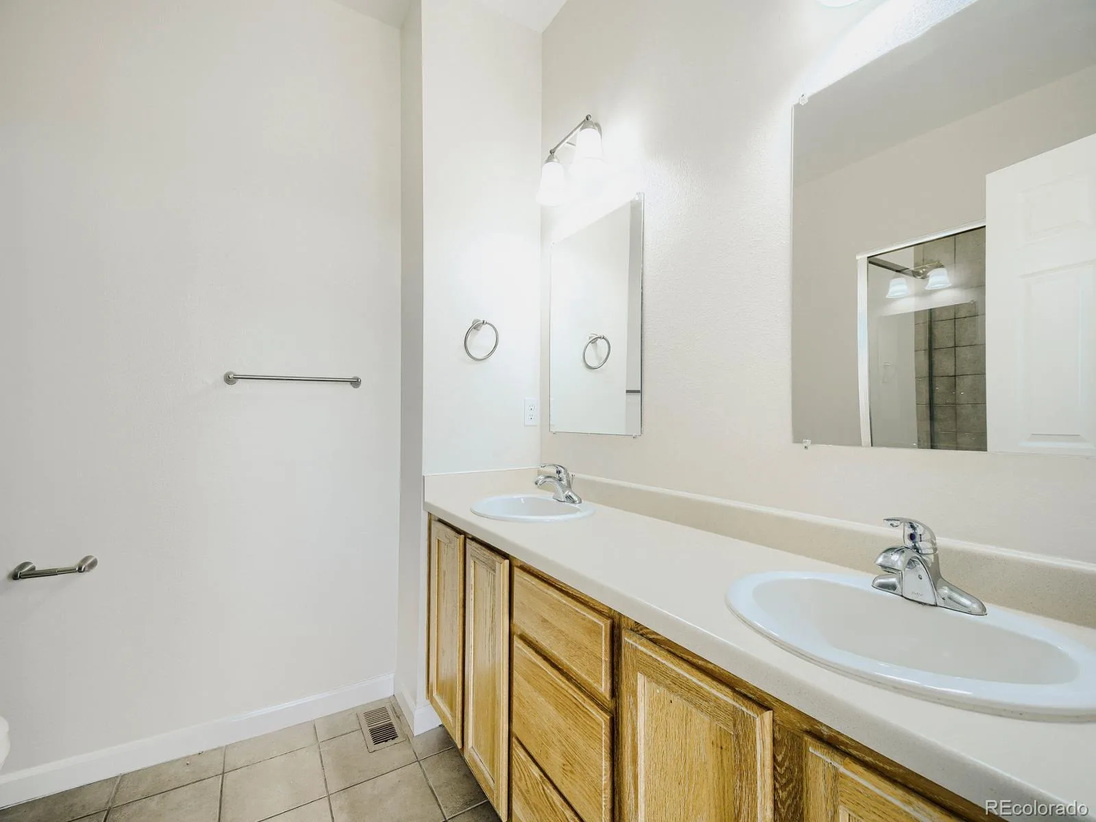 14900 E Center Avenue #I Aurora CO 80012 | MLS #REC7127535 08202026150351 1600 18