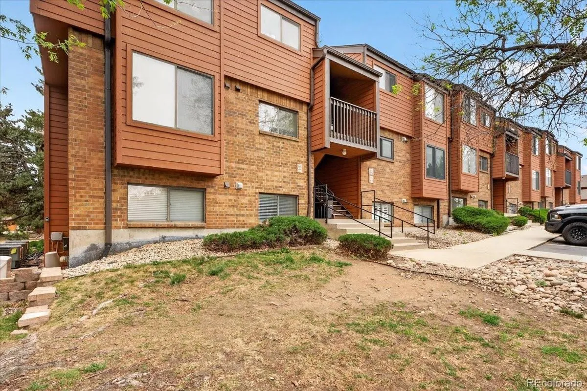 433 Wright Street #101 Lakewood CO 80228 MLS #REC7128942 05162026041247 1200 18