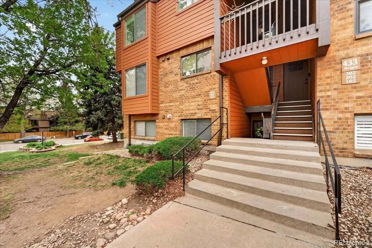 433 Wright Street #101 Lakewood CO 80228 MLS #REC7128942 05162026041247 1200 19