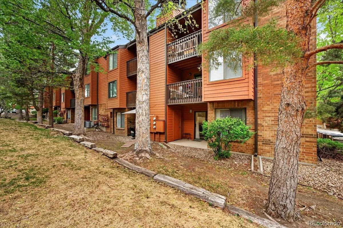 433 Wright Street #101 Lakewood CO 80228 MLS #REC7128942 05162026041247 1200 22