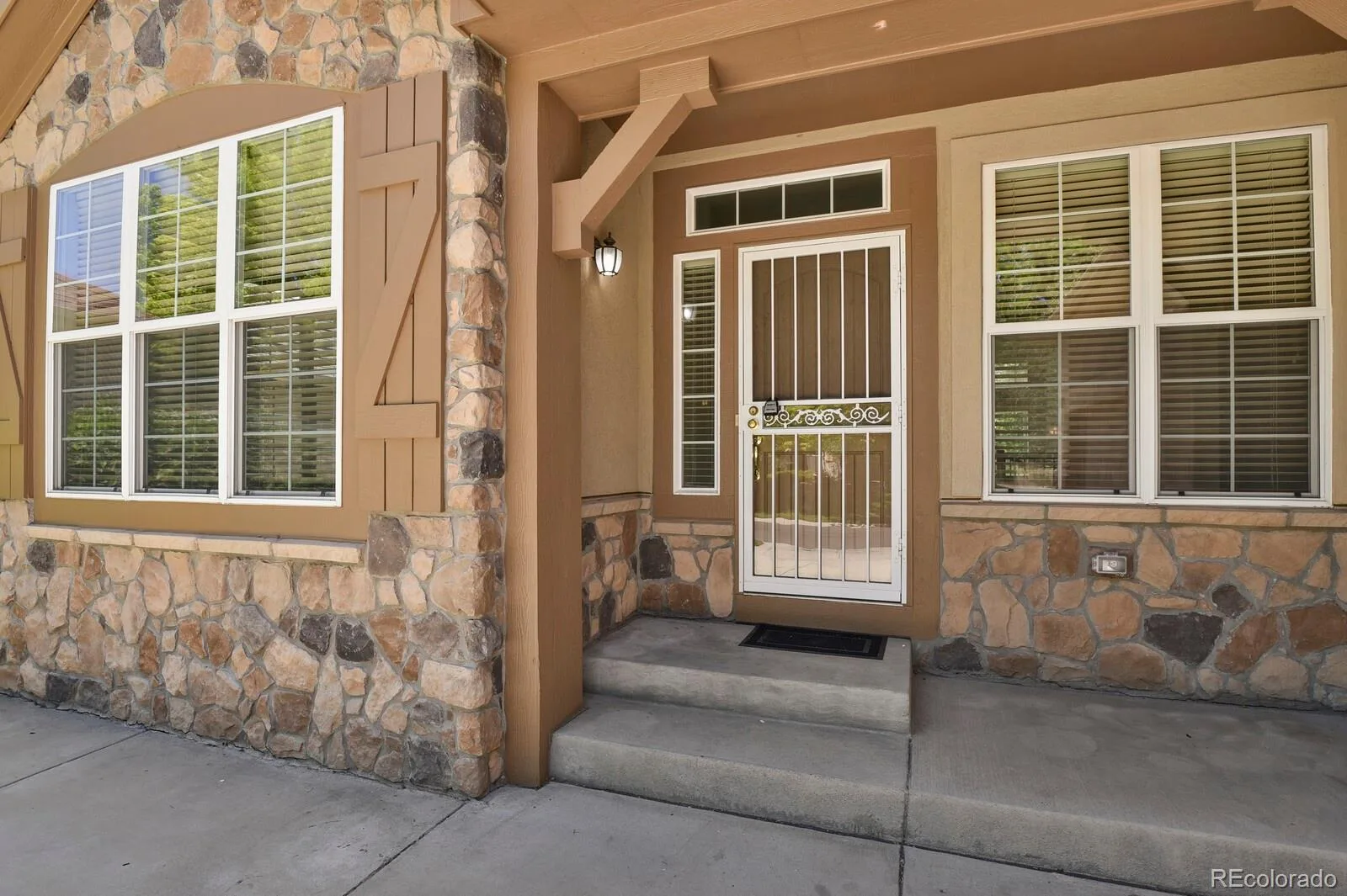 1869 S Lamar Court Lakewood CO 80232 MLS #REC7129739 06122026074223 1600 2