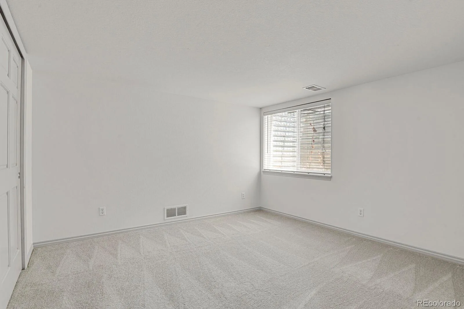 1869 S Lamar Court Lakewood CO 80232 MLS #REC7129739 06122026074223 1600 34