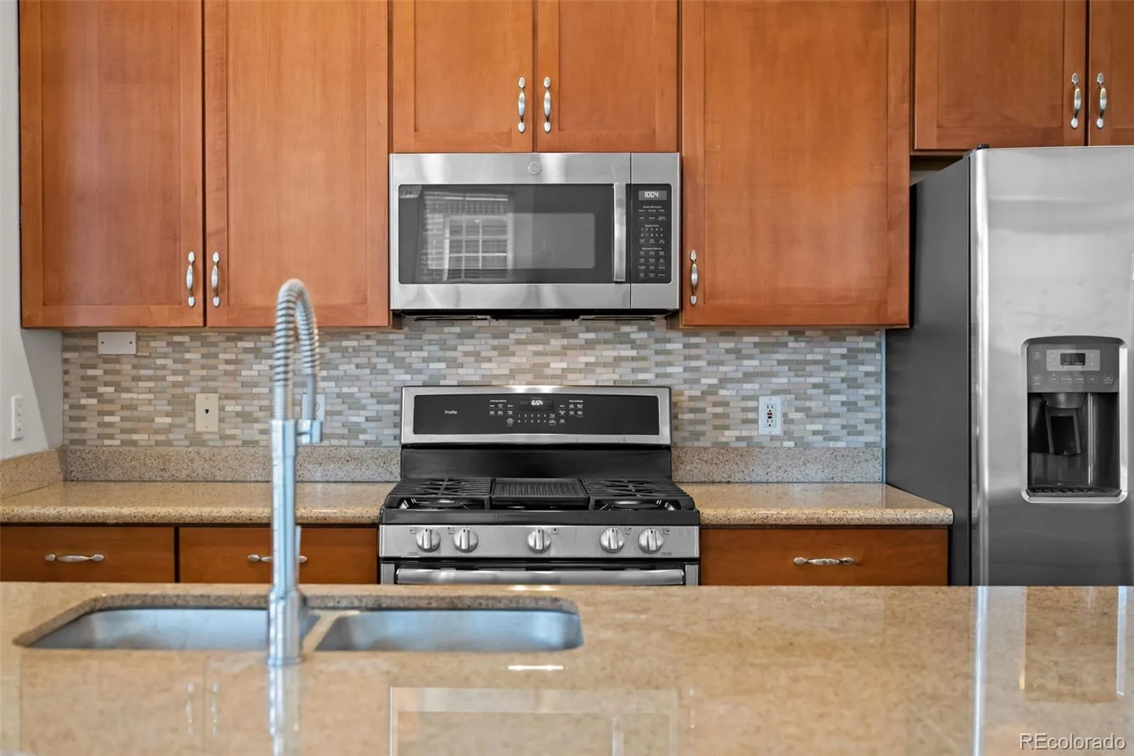 04212026193505 1600 11