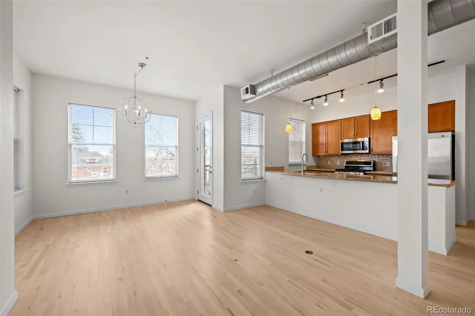 04212026193505 1600 16