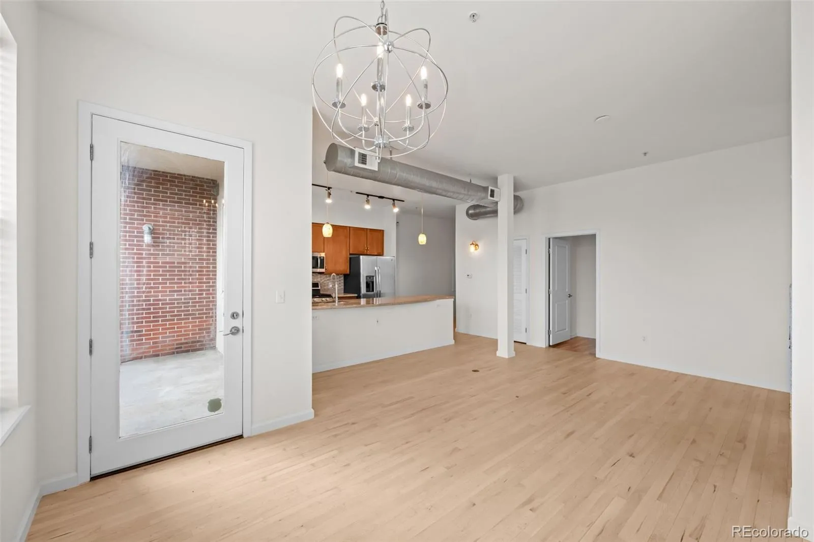 04212026193505 1600 21