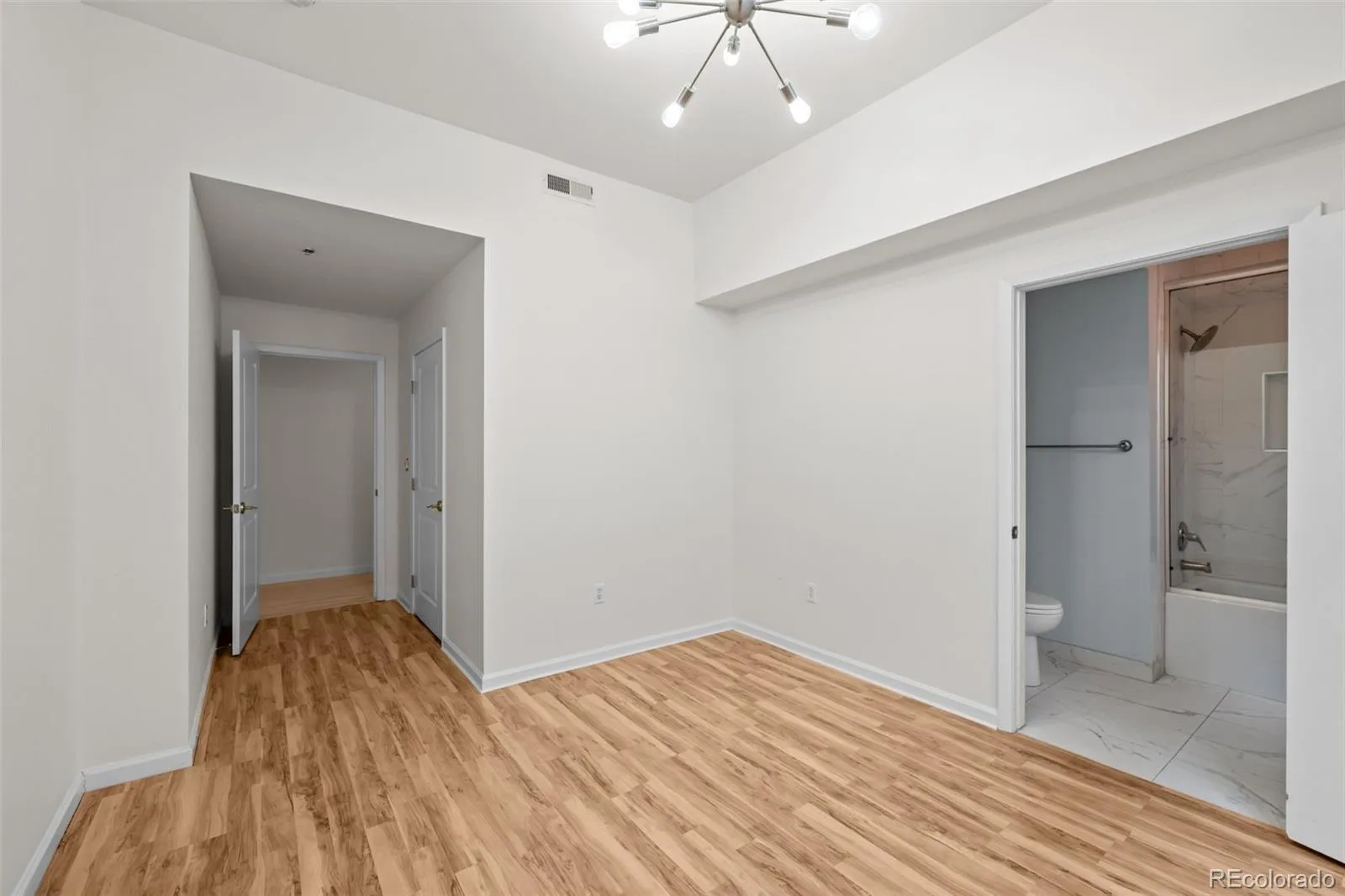 04212026193505 1600 25