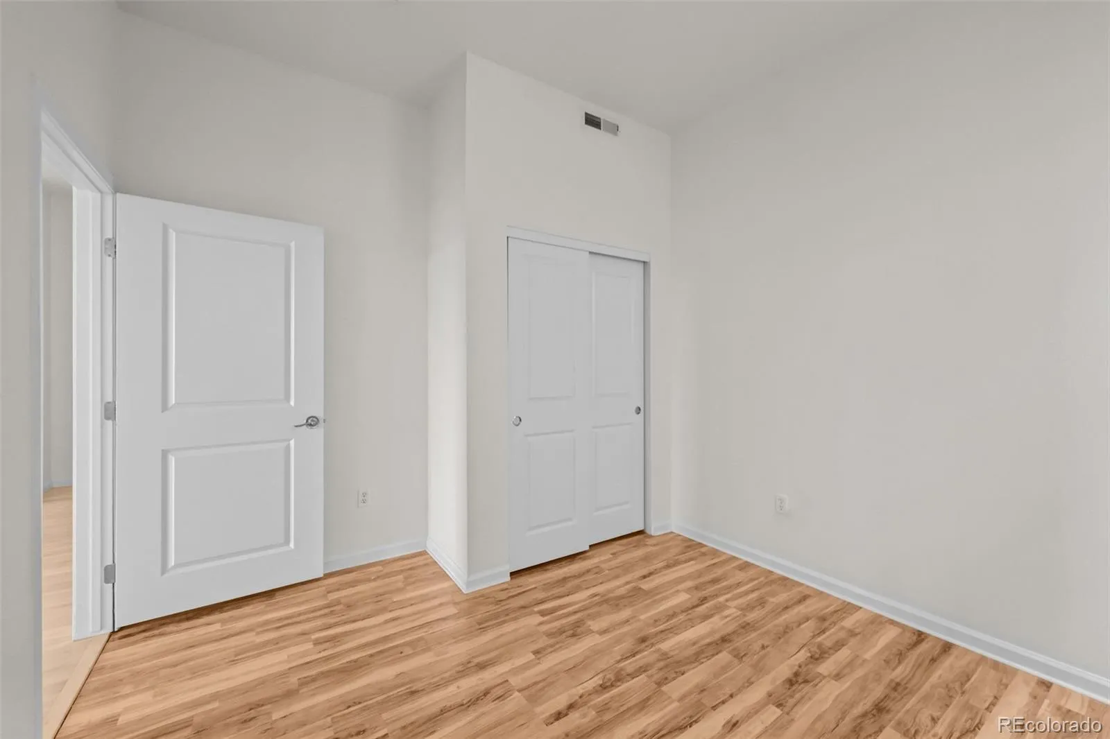 04212026193505 1600 30