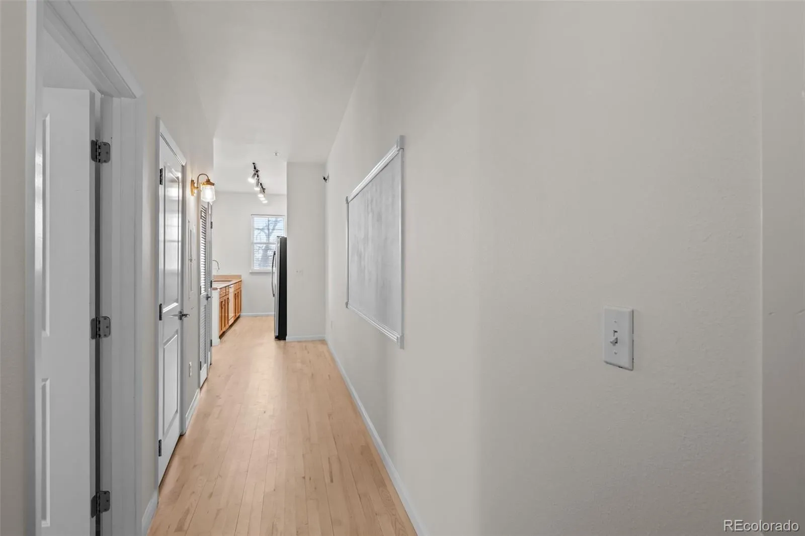 04212026193505 1600 34