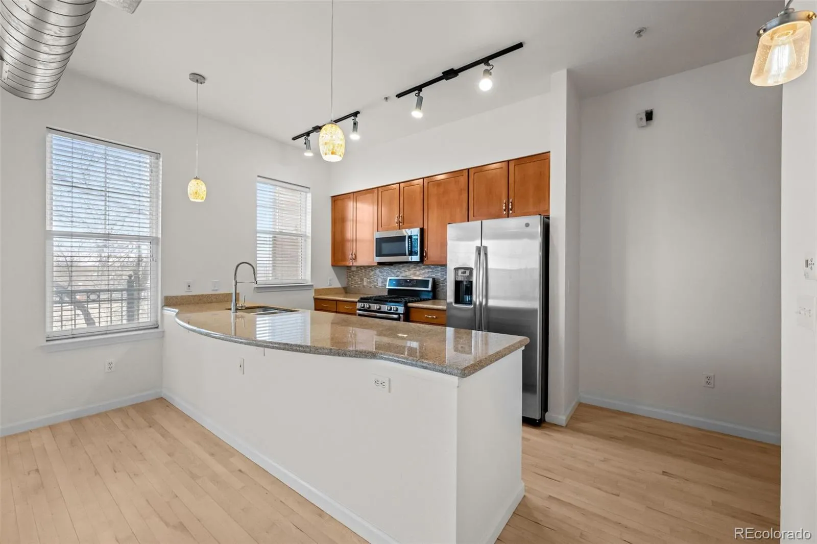 04212026193505 1600 9