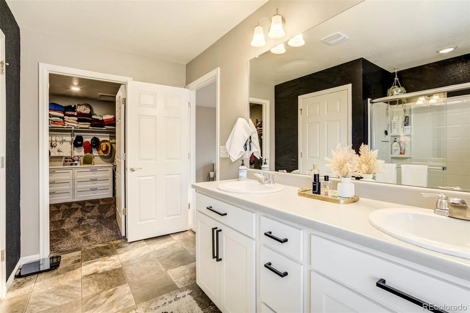 22521 E Radcliff Drive Aurora CO 80015 MLS #REC7132495 06252026234814 1600 21