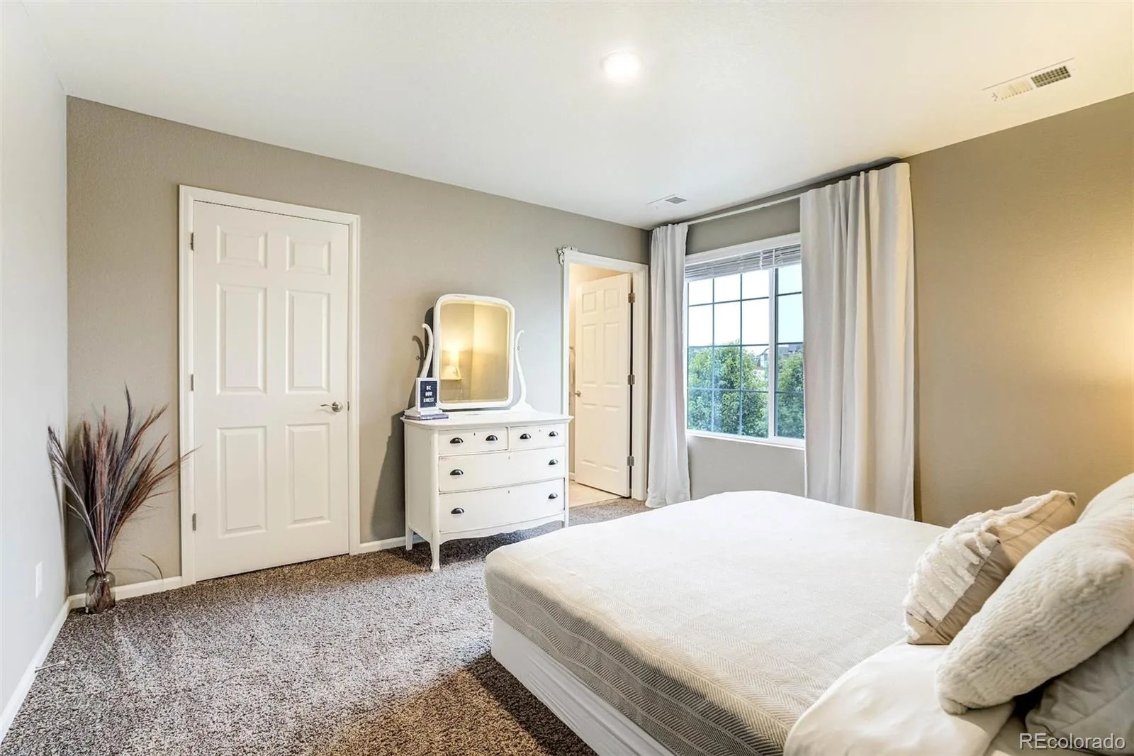 22521 E Radcliff Drive Aurora CO 80015 MLS #REC7132495 06252026234814 1600 29