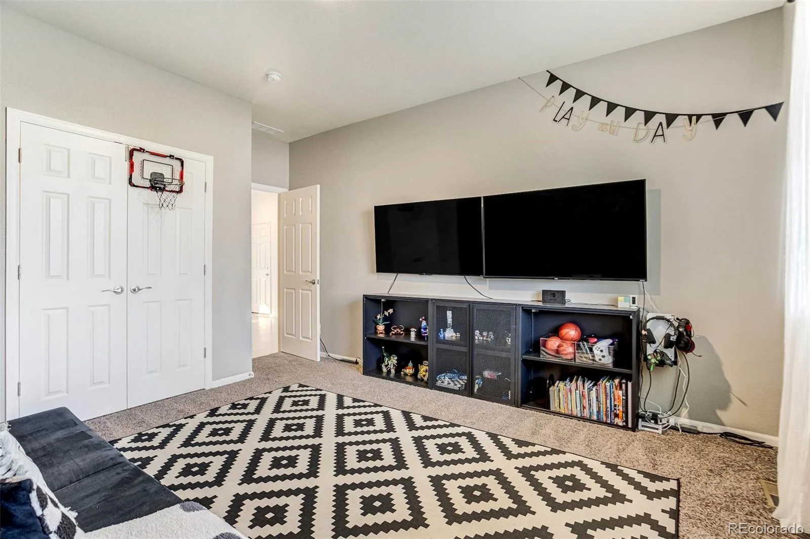 22521 E Radcliff Drive Aurora CO 80015 MLS #REC7132495 06252026234814 1600 35