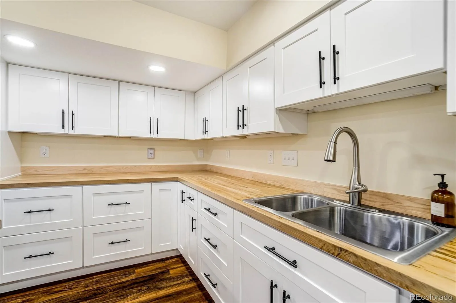 22521 E Radcliff Drive Aurora CO 80015 MLS #REC7132495 06252026234814 1600 38