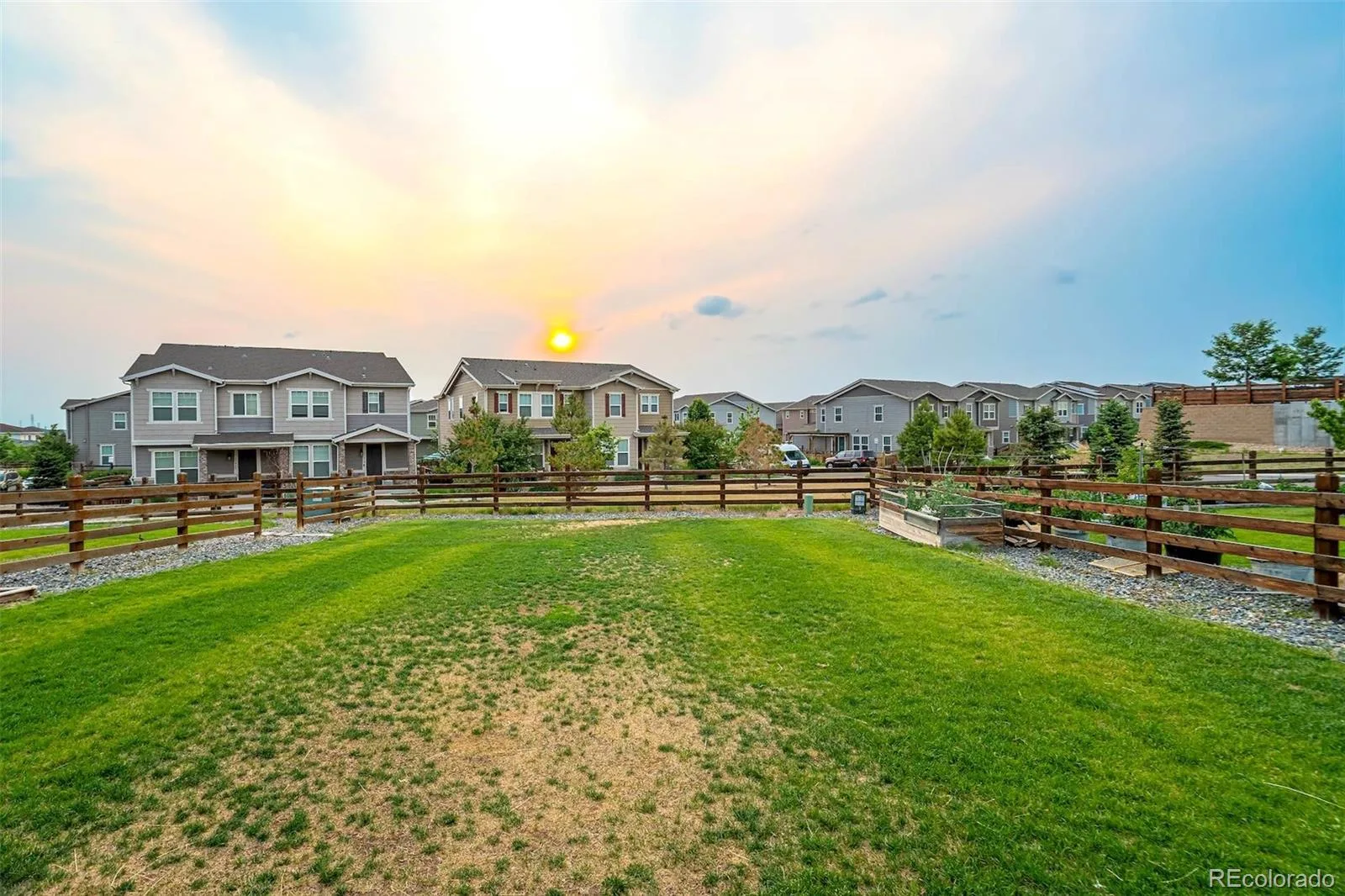 22521 E Radcliff Drive Aurora CO 80015 MLS #REC7132495 06252026234814 1600 48